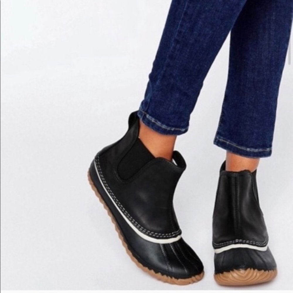 Sorel Black Leather Chelsea Boots